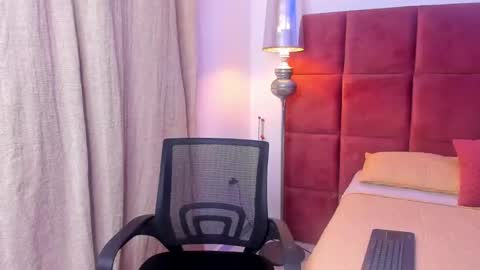 Hugo Cano online show from 10/19/25, 02:34