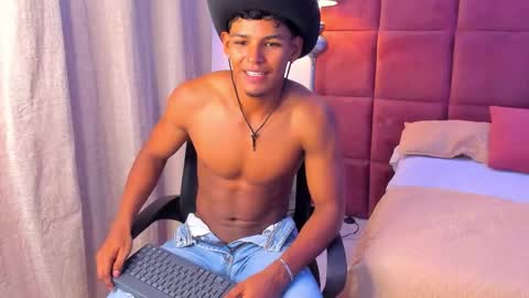 Snapshot of hugo_cano chatting on 10/29/25, 11:39 Hugo Cano online show from 10/29/25, 11:39