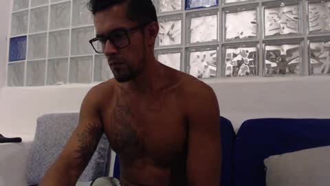 Snapshot of hugoanzola chatting on 03/02/25, 07:43 Colombian Milkman online show from 03/02/25, 07:43