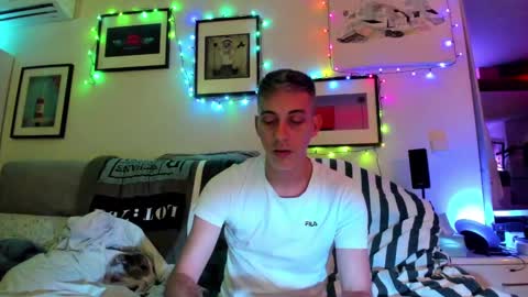 Hugo online show from 12/12/24, 12:27
