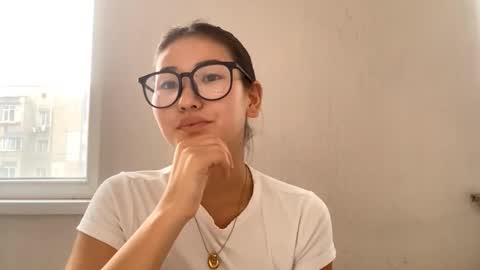 Snapshot of huimccoyle chatting on 09/09/25, 12:48 Yuki online show from 09/09/25, 12:48