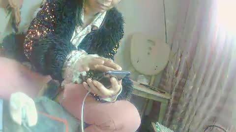 hujiajia520321431 online show from 02/18/26, 02:51