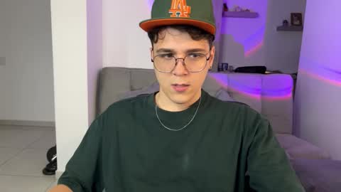 Snapshot of hun_damer chatting on 09/24/25, 12:58 hun_damer online show from 09/24/25, 12:58