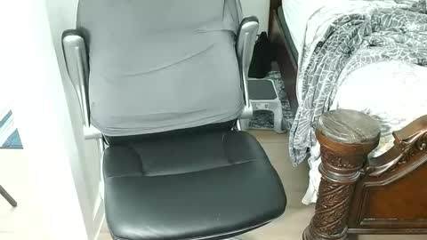 hung74u online show from 09/28/25, 06:02