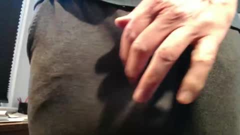 Big uncut cock dripping online show from 10/27/25, 01:04