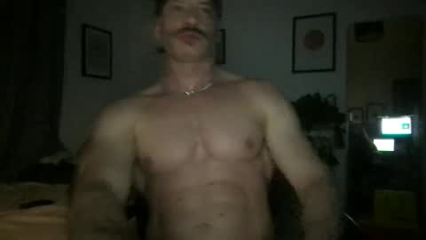 Snapshot of hungbritdaddy chatting on 12/25/24, 09:33 MuscleHungBrit online show from 12/25/24, 09:33