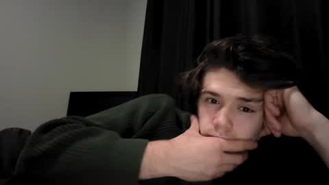 Snapshot of hunglikecrazyy chatting on 12/21/25, 12:29 Tyler online show from 12/21/25, 12:29