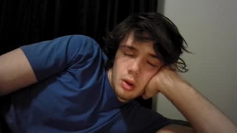 Snapshot of hunglikecrazyy chatting on 01/09/26, 12:35 Tyler online show from 01/09/26, 12:35