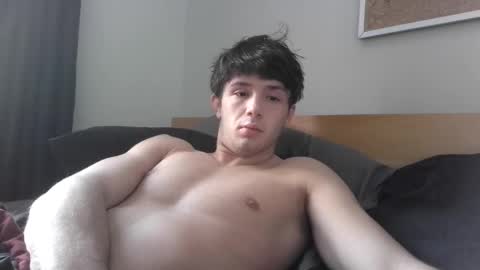 Snapshot of hunglikecrazyy chatting on 02/12/26, 01:39 Tyler online show from 02/12/26, 01:39