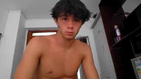 Snapshot of hunglikecrazyy chatting on 03/29/26, 03:34 Tyler online show from 03/29/26, 03:34