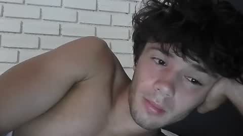 Snapshot of hunglikecrazyy chatting on 04/12/26, 02:22 Tyler online show from 04/12/26, 02:22