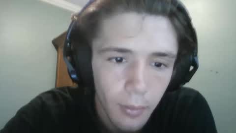 Snapshot of hunglikecrazyy chatting on 06/11/26, 12:32 Tyler online show from 06/11/26, 12:32