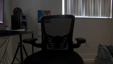 Snapshot of hungpiercedcock chatting on 03/02/25, 09:01 Mr. Dom online show from 03/02/25, 09:01