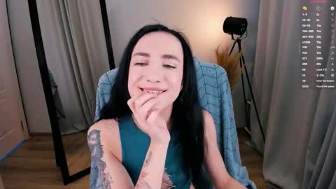 Snapshot of hungry_kitty66 chatting on 11/26/25, 06:58 Kitty online show from 11/26/25, 06:58