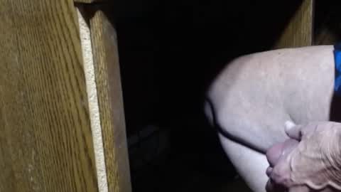 Snapshot of hungsofine chatting on 12/19/24, 06:12 hungsofine online show from 12/19/24, 06:12