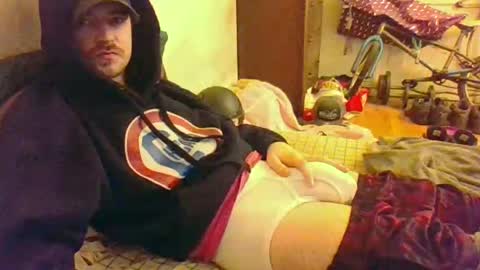 Snapshot of hungsubbb chatting on 10/06/25, 03:26 Boi online show from 10/06/25, 03:26