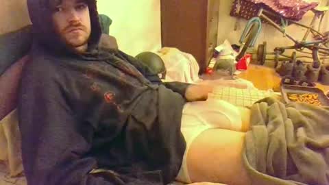 Snapshot of hungsubbb chatting on 10/15/25, 12:44 Boi online show from 10/15/25, 12:44