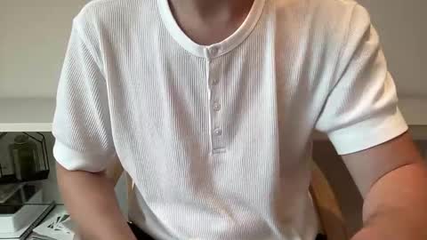 Snapshot of hungwank95 chatting on 01/05/25, 11:04 hungwank95 online show from 01/05/25, 11:04