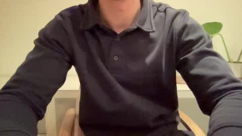 Snapshot of hungwank95 chatting on 01/15/25, 06:40 hungwank95 online show from 01/15/25, 06:40