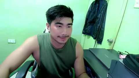 Snapshot of hunkfireman chatting on 05/13/26, 11:33 ADAM online show from 05/13/26, 11:33