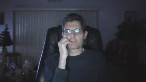 hunkmasclefad458 online show from 12/16/24, 04:23