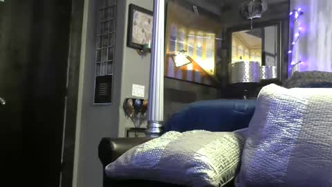hunng8in online show from 09/13/25, 04:12