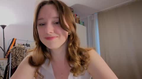 Snapshot of hunny_ines chatting on 05/17/26, 05:20 Ines online show from 05/17/26, 05:20