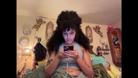 Snapshot of hunnybunbun666 chatting on 12/18/25, 02:28 bunni girl online show from 12/18/25, 02:28