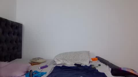 hunny online show from 11/16/25, 04:45