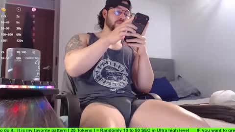 Snapshot of hunter_of_mn chatting on 11/23/25, 02:17 online show from 11/23/25, 02:17