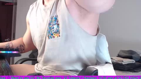 Snapshot of hunter_of_mn chatting on 02/17/26, 12:23 online show from 02/17/26, 12:23