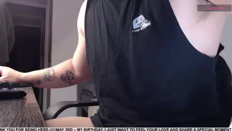 Snapshot of hunter_of_mn chatting on 04/09/26, 11:15 online show from 04/09/26, 11:15