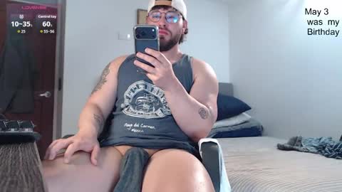 Snapshot of hunter_of_mn chatting on 05/22/26, 10:54 online show from 05/22/26, 10:54