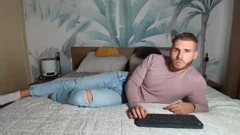 Hunter Bridges online show from 10/09/25, 02:15