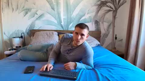 Snapshot of hunterbridges chatting on 11/07/25, 11:10 Hunter Bridges online show from 11/07/25, 11:10