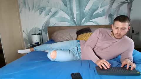 Snapshot of hunterbridges chatting on 11/15/25, 09:50 Hunter Bridges online show from 11/15/25, 09:50