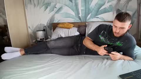 Snapshot of hunterbridges chatting on 11/23/25, 08:58 Hunter Bridges online show from 11/23/25, 08:58