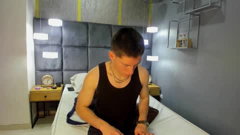 hunterheat_ online show from 09/17/25, 12:40