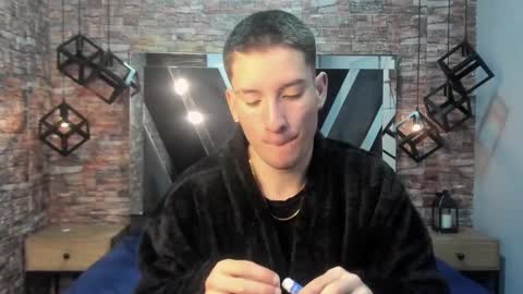 hunterheat_ online show from 12/04/25, 12:03