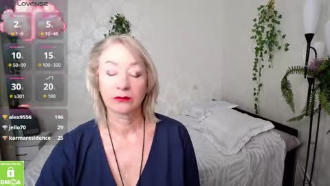 Snapshot of hunters_woman chatting on 10/15/25, 01:28 Irena online show from 10/15/25, 01:28