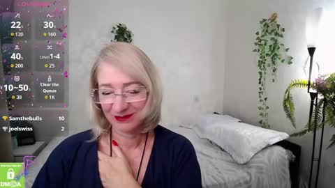 Snapshot of hunters_woman chatting on 10/17/25, 02:19 Irena online show from 10/17/25, 02:19