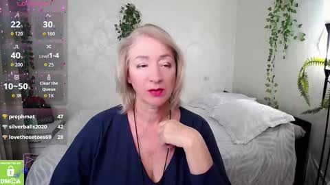 Snapshot of hunters_woman chatting on 10/18/25, 02:25 Irena online show from 10/18/25, 02:25