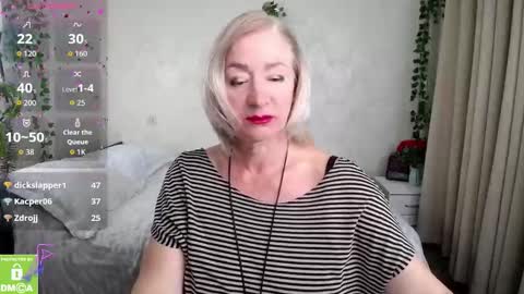 Snapshot of hunters_woman chatting on 10/22/25, 12:44 Irena online show from 10/22/25, 12:44