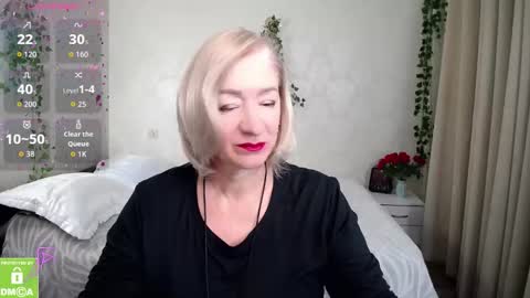 Snapshot of hunters_woman chatting on 10/31/25, 12:06 Irena online show from 10/31/25, 12:06