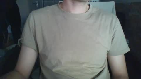 Snapshot of hunting_007 chatting on 01/27/25, 04:01 hunting_007 online show from 01/27/25, 04:01