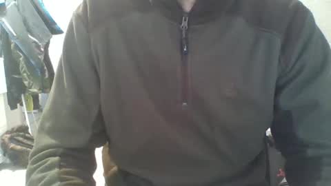 Snapshot of hunting_007 chatting on 10/24/25, 07:49 hunting_007 online show from 10/24/25, 07:49