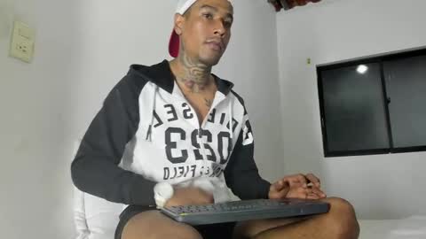 hunting_blondes online show from 04/14/26, 12:49