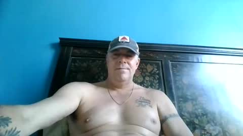 Snapshot of hunybager chatting on 12/15/25, 01:59 hunybager online show from 12/15/25, 01:59
