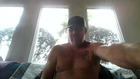 Snapshot of hunybager chatting on 04/28/26, 01:27 hunybager online show from 04/28/26, 01:27