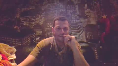 Snapshot of hurley7890 chatting on 12/17/25, 03:56 hurley7890 online show from 12/17/25, 03:56